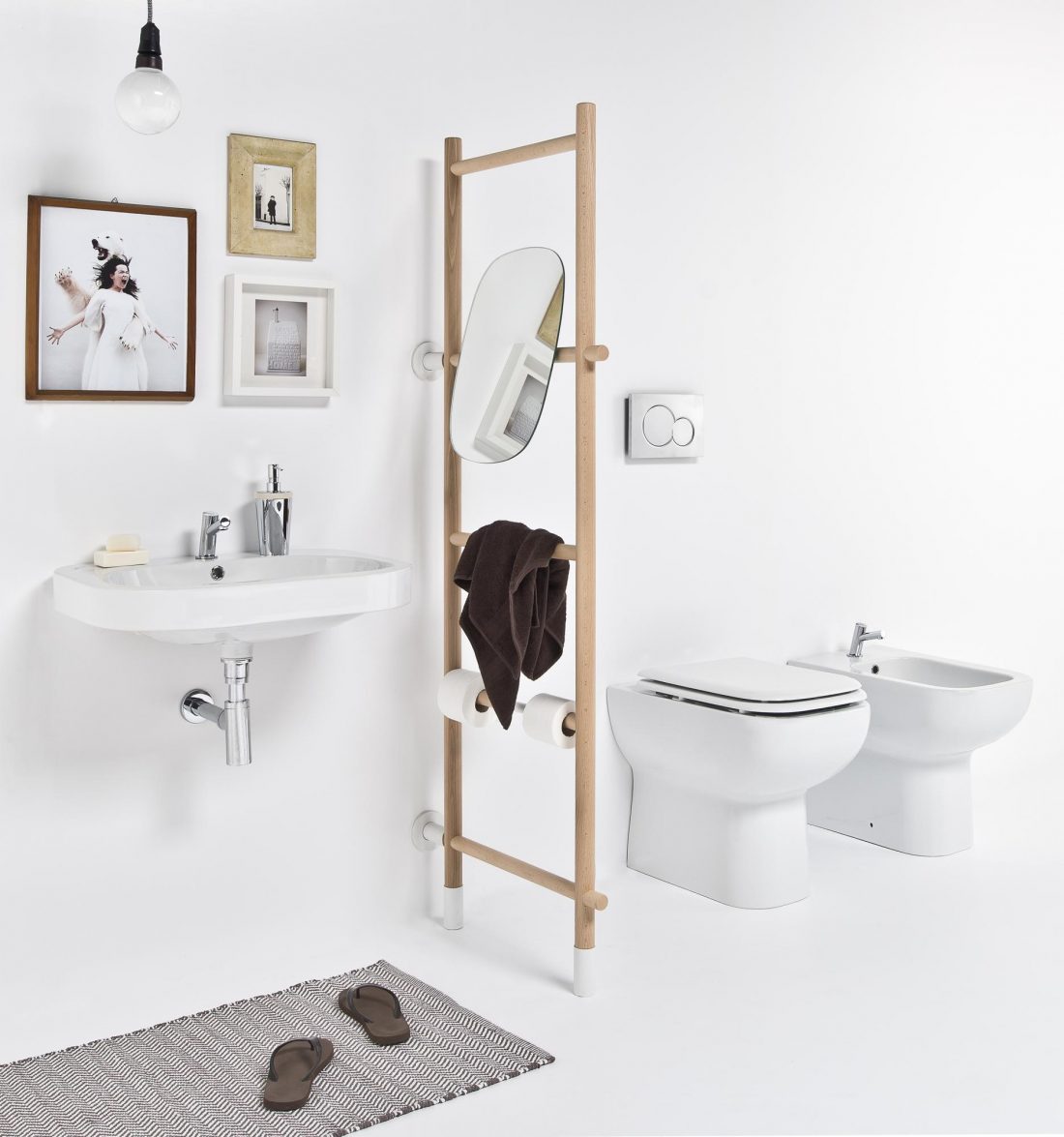 Małe łazienki potrzebują sprytnych rozwiązań. Kolekcja Rung marki Ever Life Design to wielozadaniowe, proste i mobilne elementy stworzone w duchu universal design, które w zależności od potrzeb mogą pełnić różne funkcje – także poza łazienką.