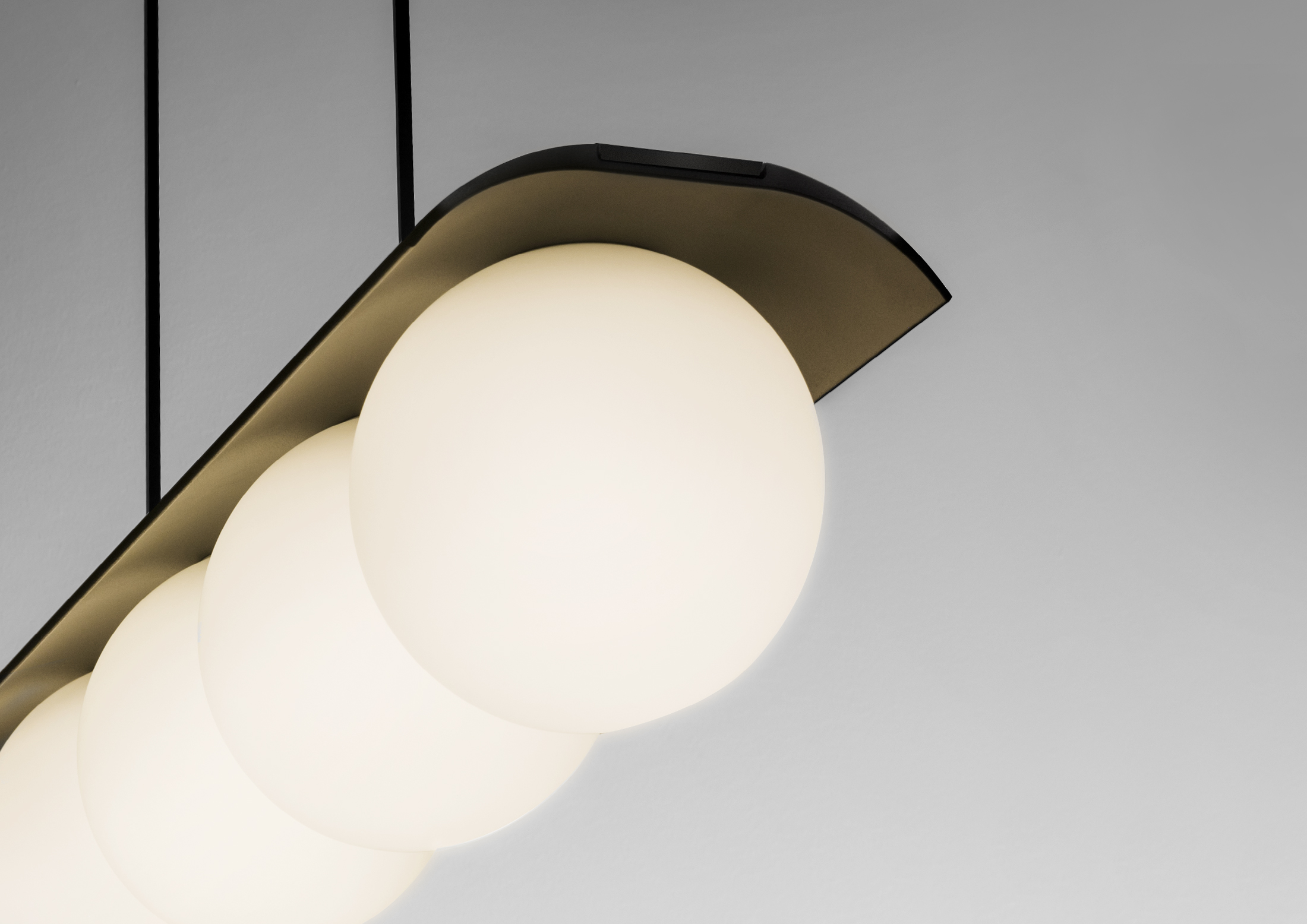 OPRAWY MODERN BALL PROJEKTU-DECHEM DLA AQFORM.