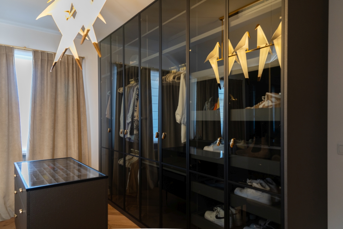 Nowoczesny dom z nutą elegancji wg pracowni Decoroom