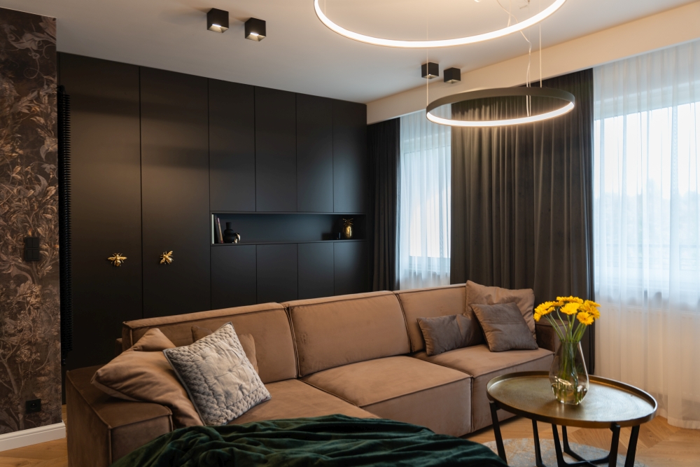 Nowoczesny dom z nutą elegancji wg pracowni Decoroom